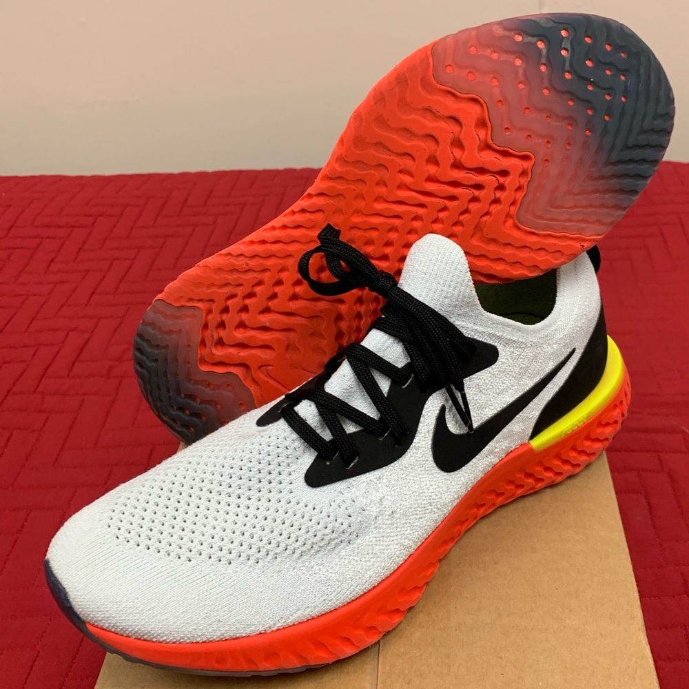 Nike Epic React Flyknit sz 9.5
